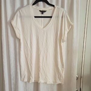 Banana Republic Off-White V-Neck Tee